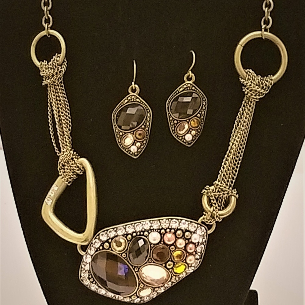 Rustic necklace set with multi color stones